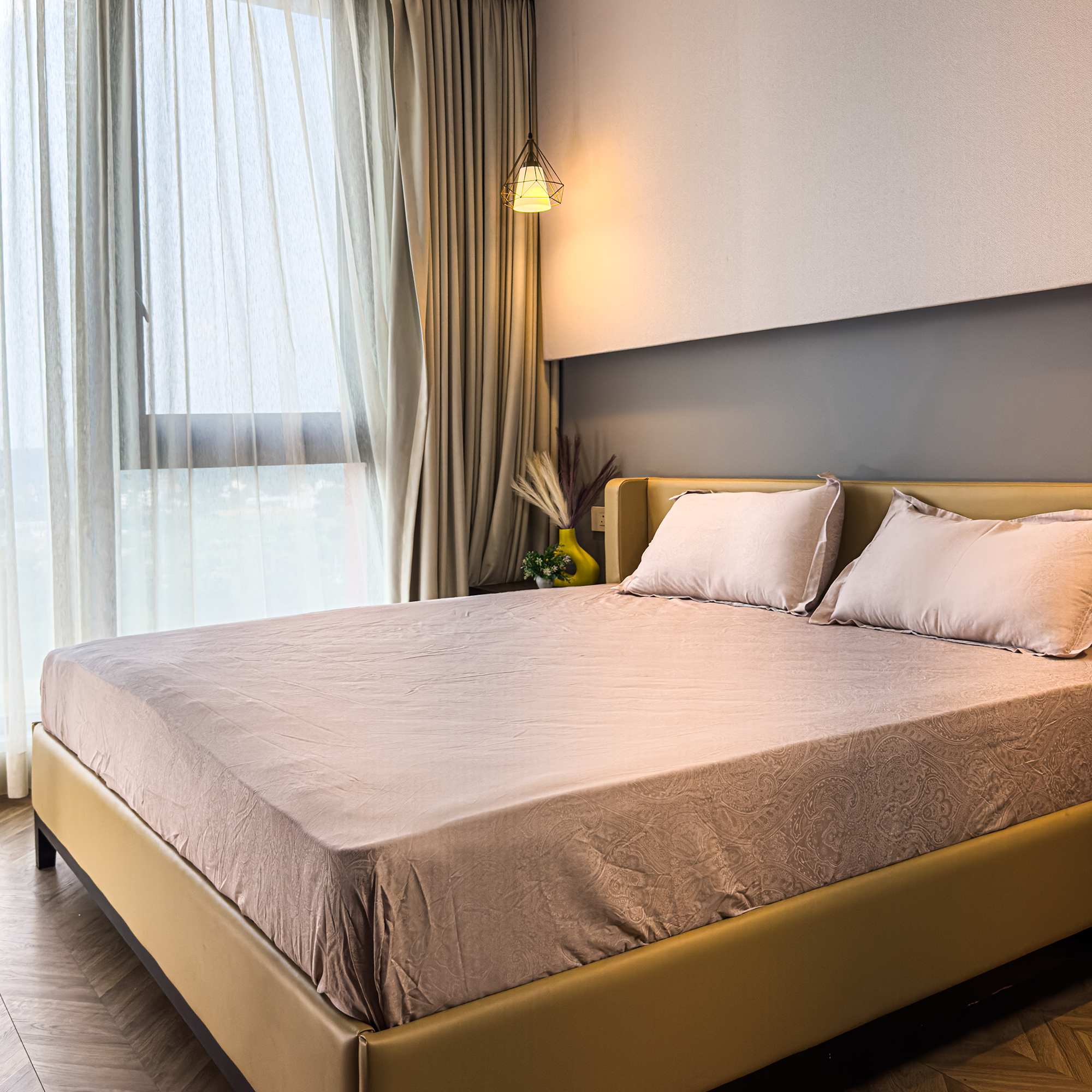 Aabha by HOL – 100% Organic Cotton Bedsheet with 2 Pillow Covers | King | Soft Lavender | 320 TC